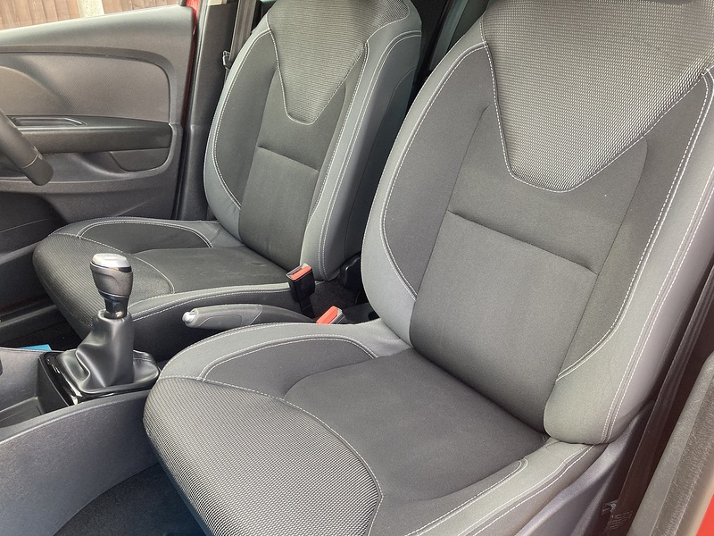 Renault Clio TCe Iconic - U463