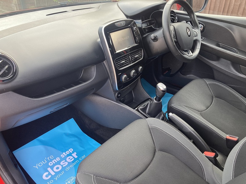 Renault Clio TCe Iconic - U463