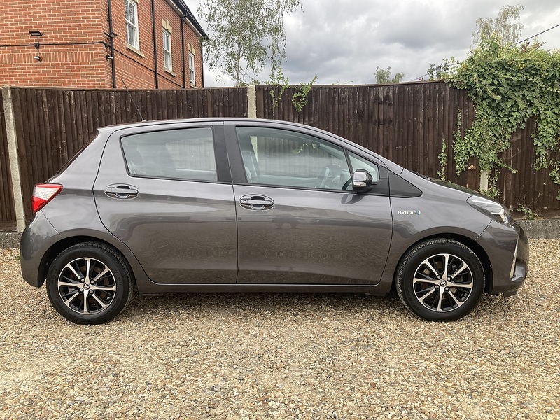 Toyota Yaris VVT-h Icon Tech - U471