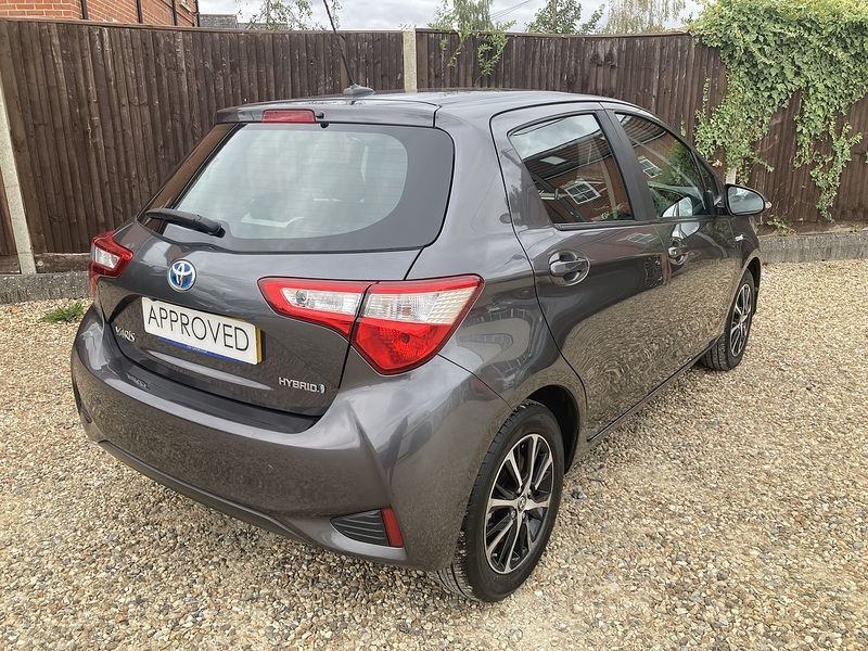 Toyota Yaris VVT-h Icon Tech - U471