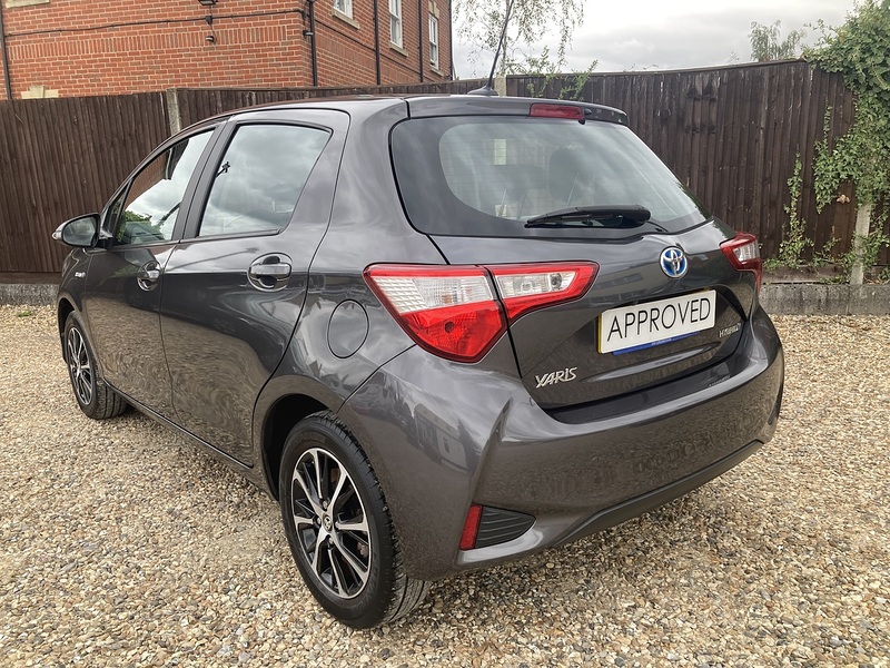Toyota Yaris VVT-h Icon Tech - U471