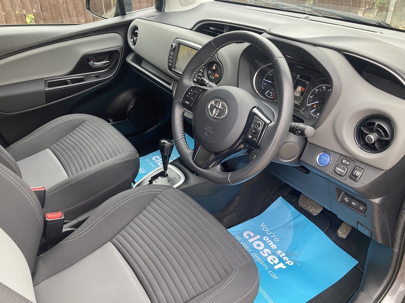 Toyota Yaris VVT-h Icon Tech - U471