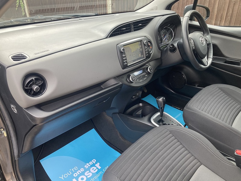 Toyota Yaris VVT-h Icon Tech - U471