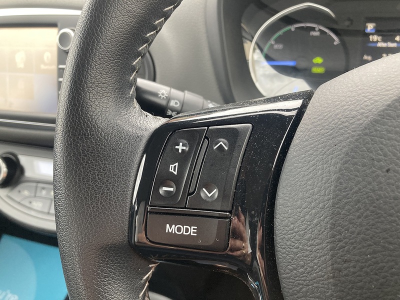 Toyota Yaris VVT-h Icon Tech - U471