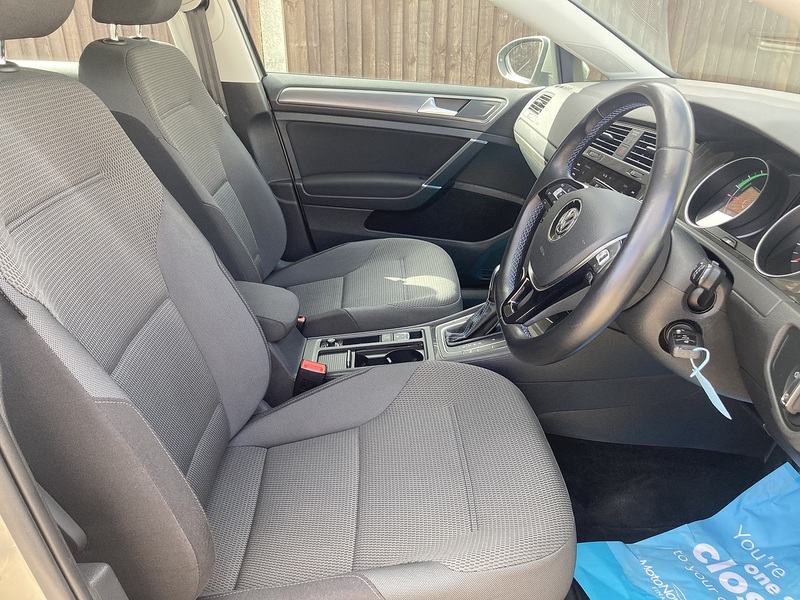 Volkswagen e-Golf e-Golf - U474