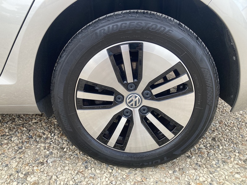 Volkswagen e-Golf e-Golf - U474
