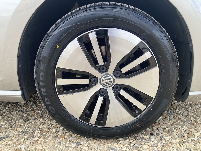 Volkswagen e-Golf e-Golf - U474