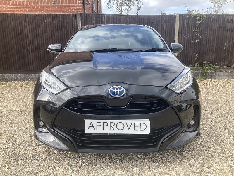Toyota Yaris VVT-h Design - U475