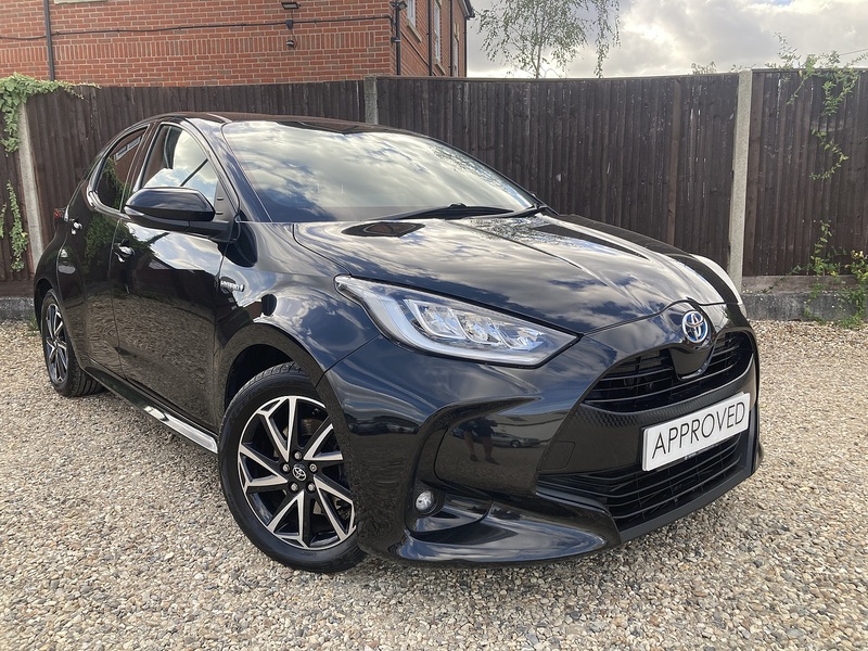 Toyota Yaris VVT-h Design - U475