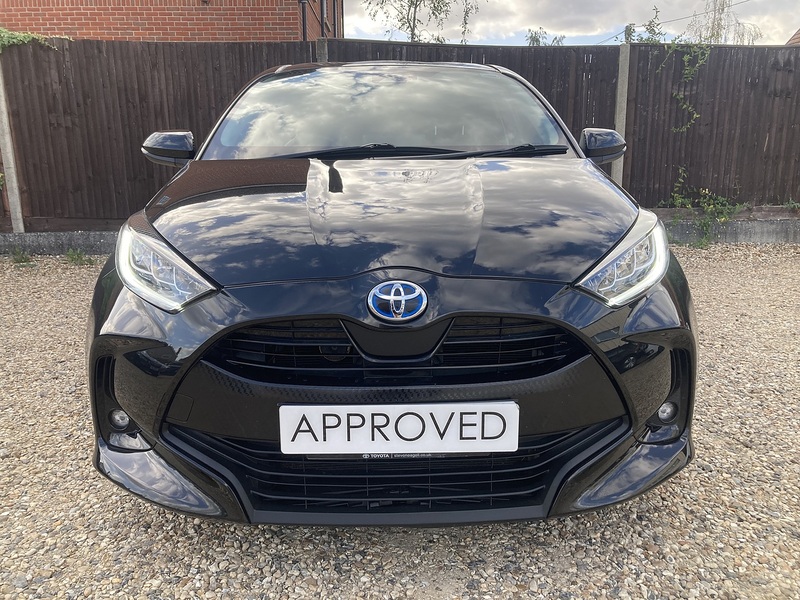 Toyota Yaris VVT-h Design - U475