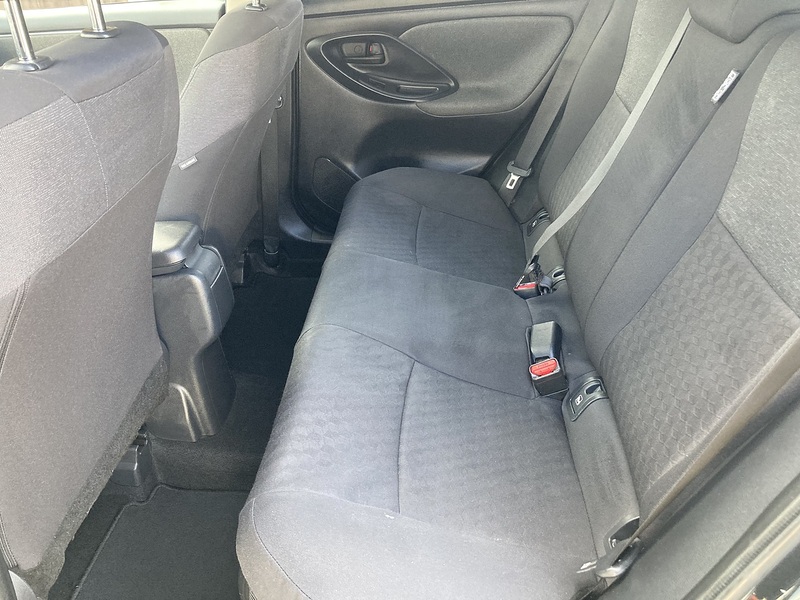 Toyota Yaris VVT-h Design - U475