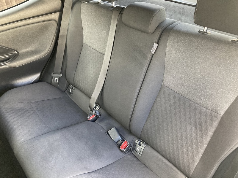 Toyota Yaris VVT-h Design - U475