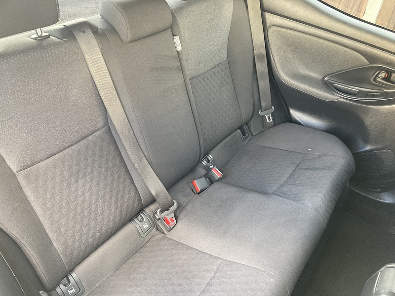 Toyota Yaris VVT-h Design - U475