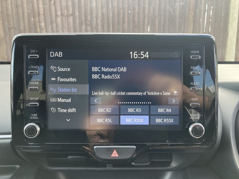 Toyota Yaris VVT-h Design - U475