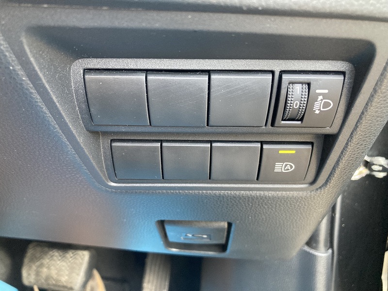 Toyota Yaris VVT-h Design - U475
