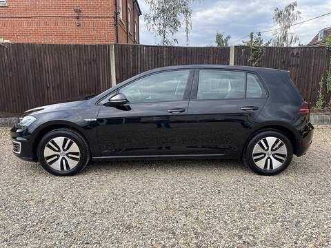 Volkswagen e-Golf 64kWh 2 SUV 5dr Electric Auto (201 bhp)