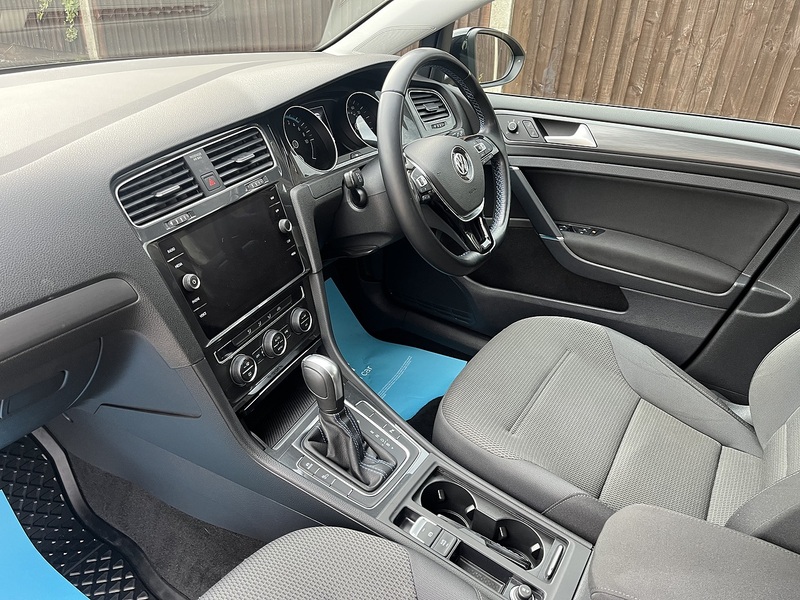 Volkswagen e-Golf e-Golf - U486