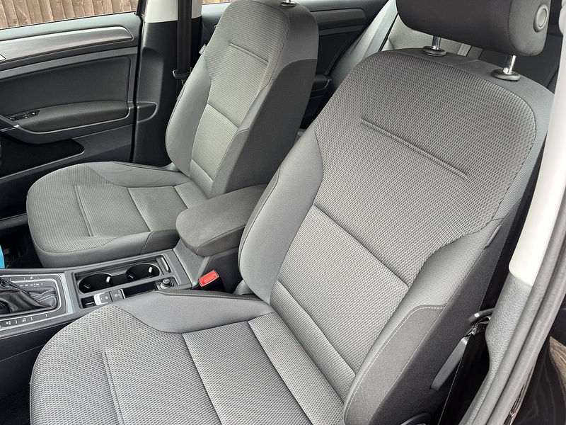 Volkswagen e-Golf e-Golf - U486