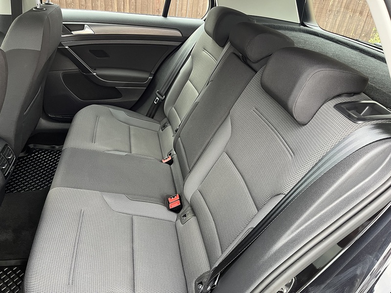 Volkswagen e-Golf e-Golf - U486