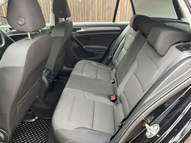 Volkswagen e-Golf e-Golf - U486