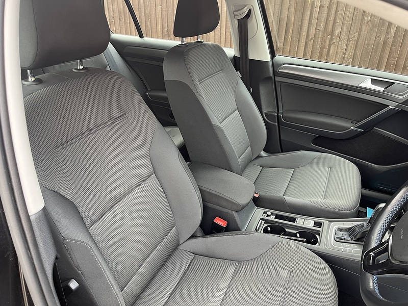 Volkswagen e-Golf e-Golf - U486
