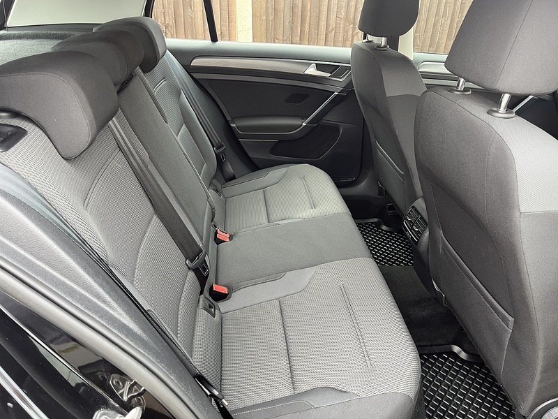 Volkswagen e-Golf e-Golf - U486