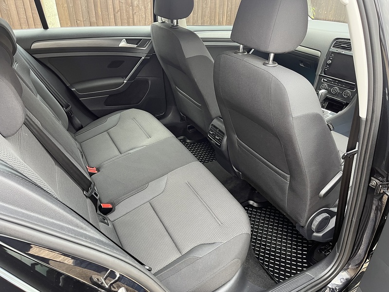 Volkswagen e-Golf e-Golf - U486