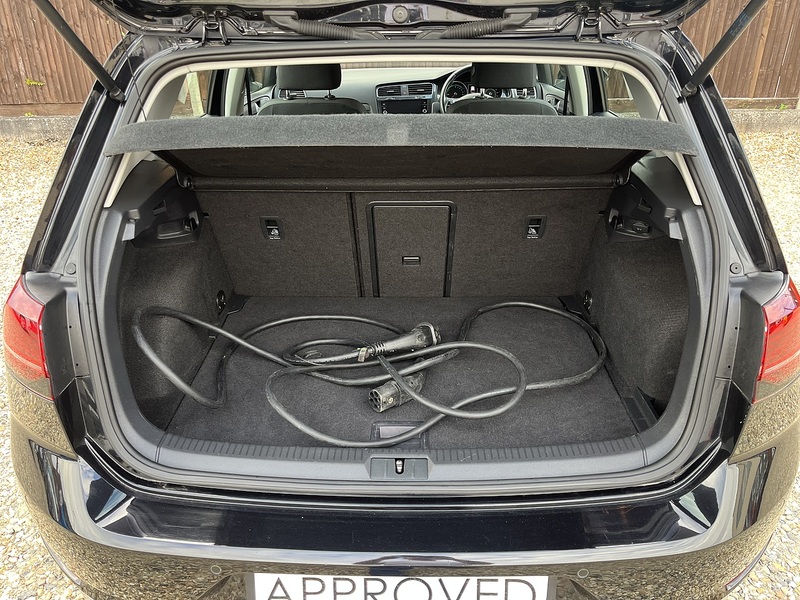 Volkswagen e-Golf e-Golf - U486