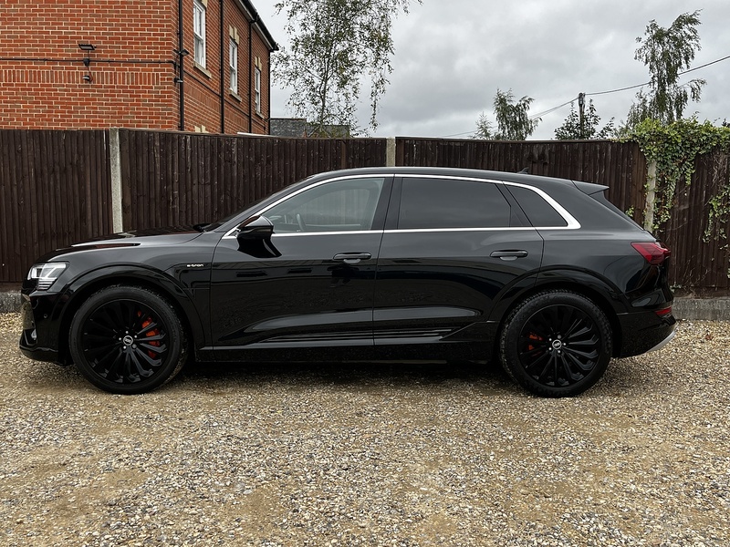 Audi E-Tron QUATTRO S LINE - U58
