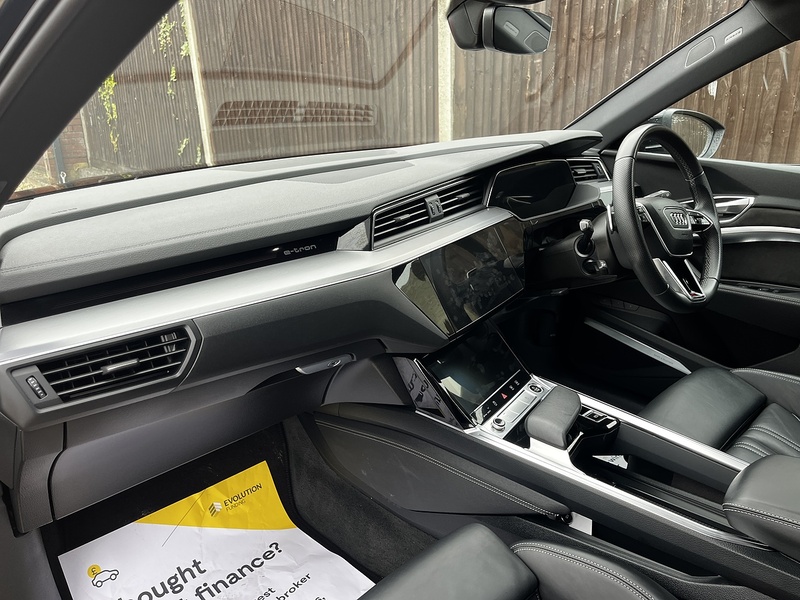Audi E-Tron QUATTRO S LINE - U58