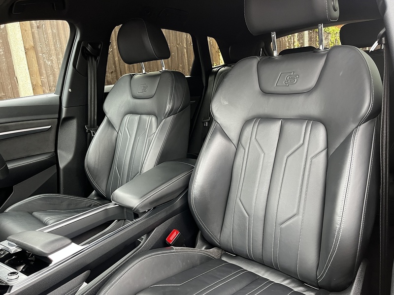 Audi E-Tron QUATTRO S LINE - U58