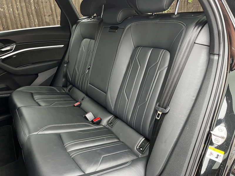 Audi E-Tron QUATTRO S LINE - U58