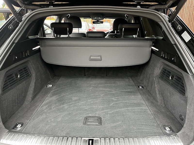 Audi E-Tron QUATTRO S LINE - U58