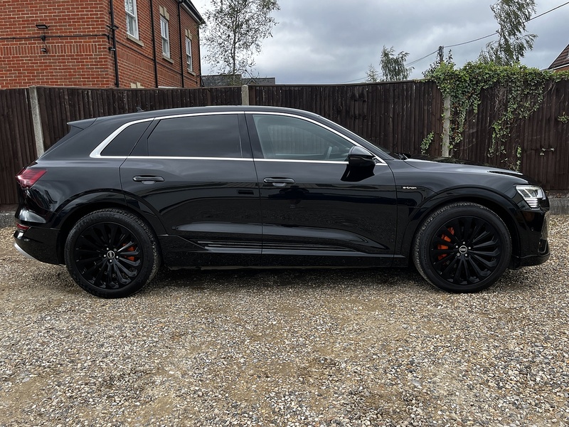 Audi E-Tron QUATTRO S LINE - U58
