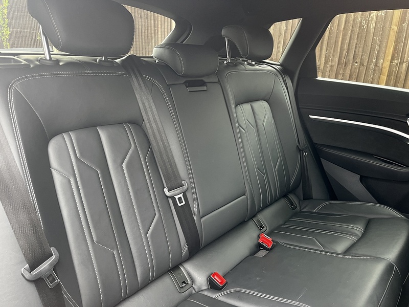 Audi E-Tron QUATTRO S LINE - U58