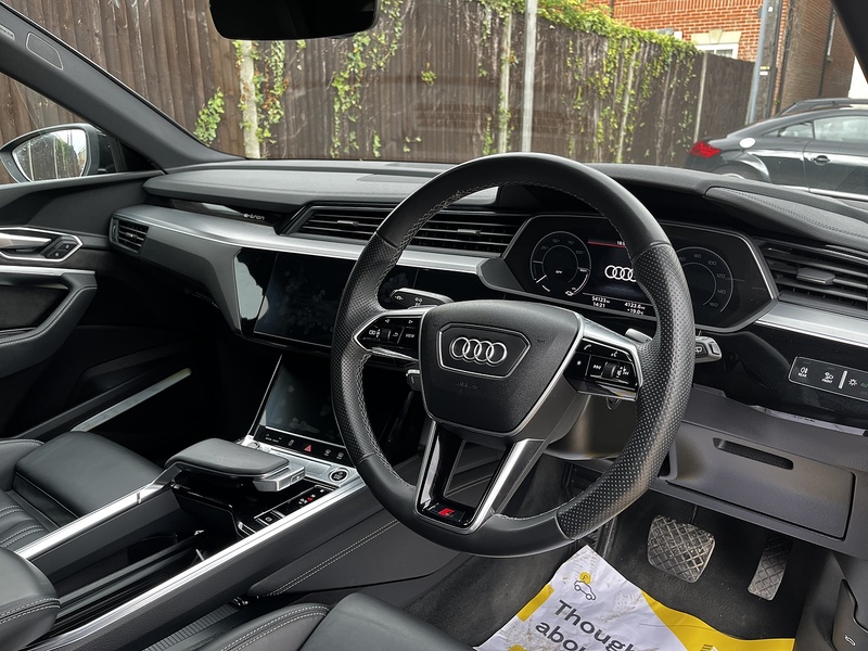Audi E-Tron QUATTRO S LINE - U58