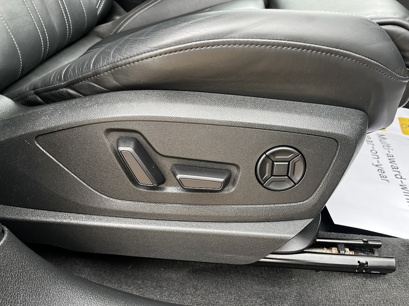 Audi E-Tron QUATTRO S LINE - U58