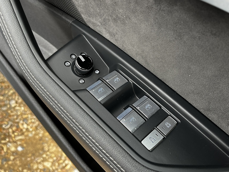Audi E-Tron QUATTRO S LINE - U58