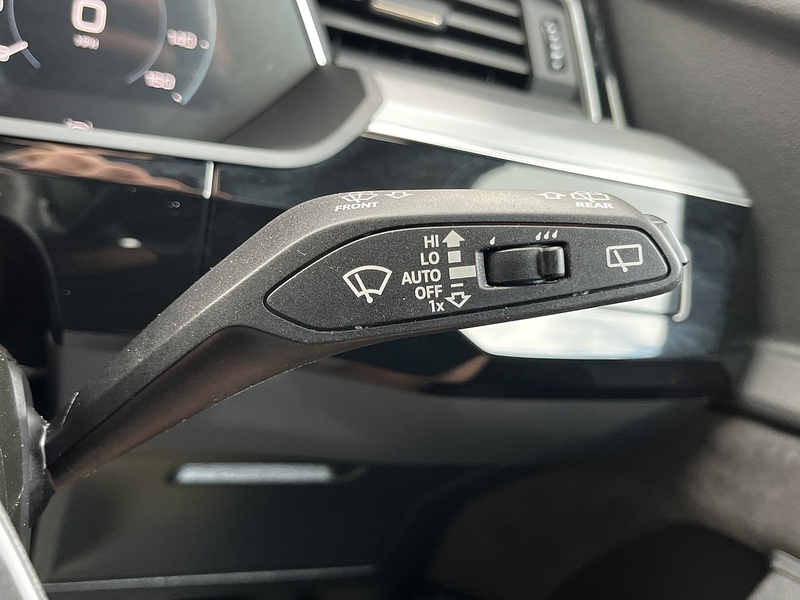 Audi E-Tron QUATTRO S LINE - U58