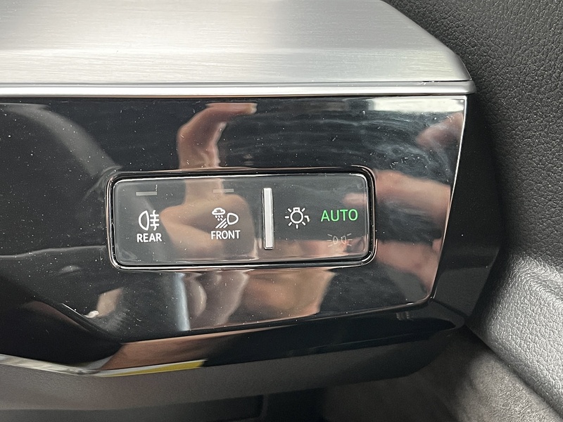Audi E-Tron QUATTRO S LINE - U58