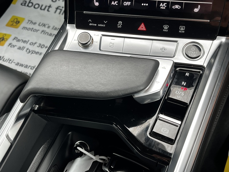 Audi E-Tron QUATTRO S LINE - U58