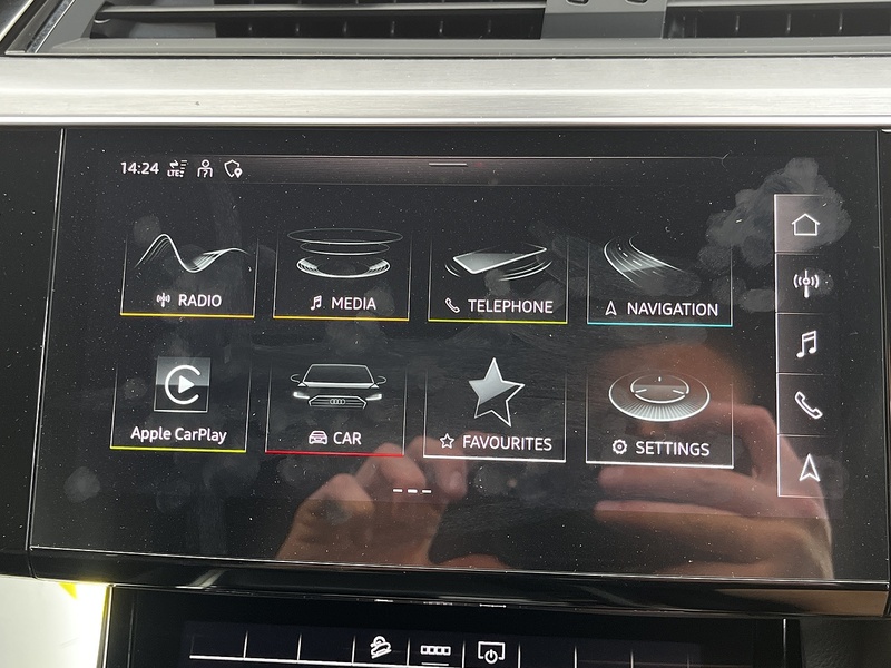 Audi E-Tron QUATTRO S LINE - U58