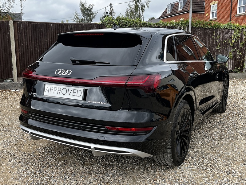 Audi E-Tron QUATTRO S LINE - U58