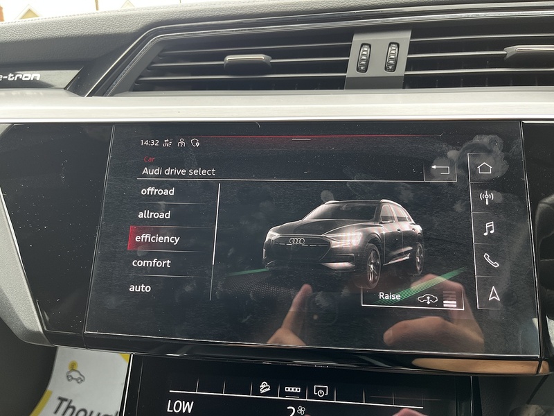 Audi E-Tron QUATTRO S LINE - U58