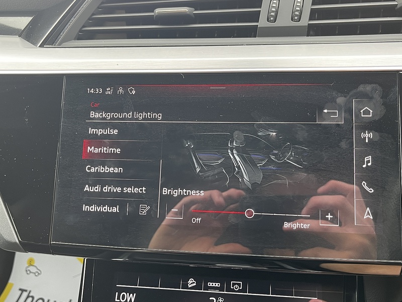 Audi E-Tron QUATTRO S LINE - U58