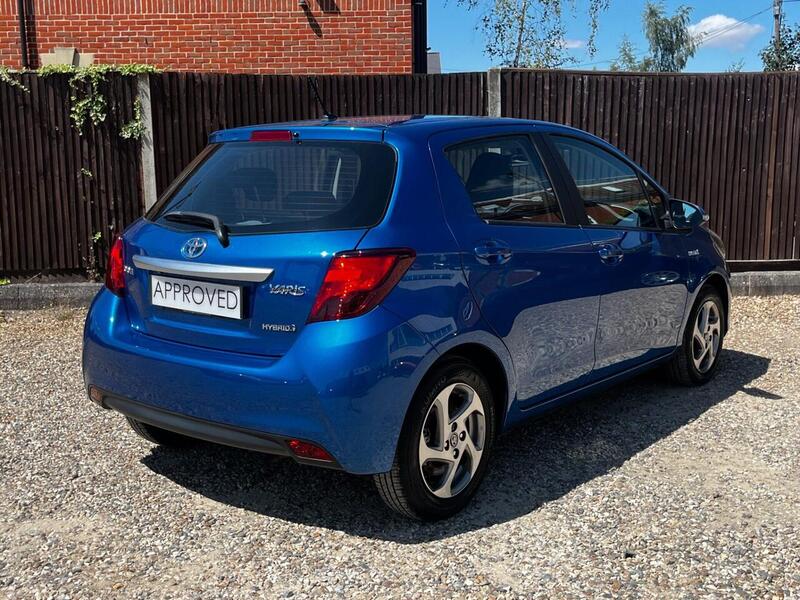 Toyota Yaris HYBRID ICON - U61