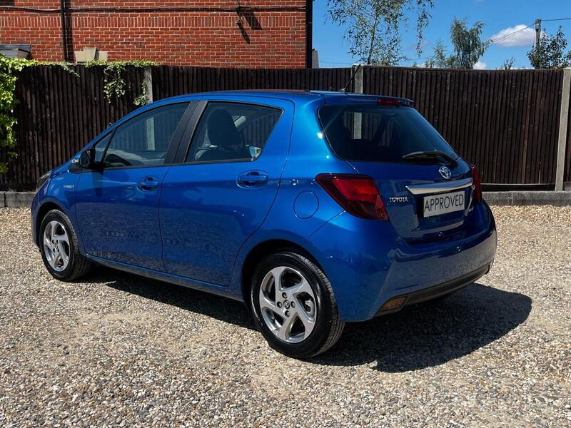 Toyota Yaris HYBRID ICON - U61