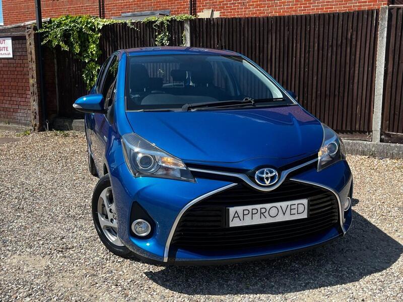 Toyota Yaris HYBRID ICON - U61