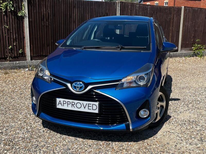 Toyota Yaris HYBRID ICON - U61