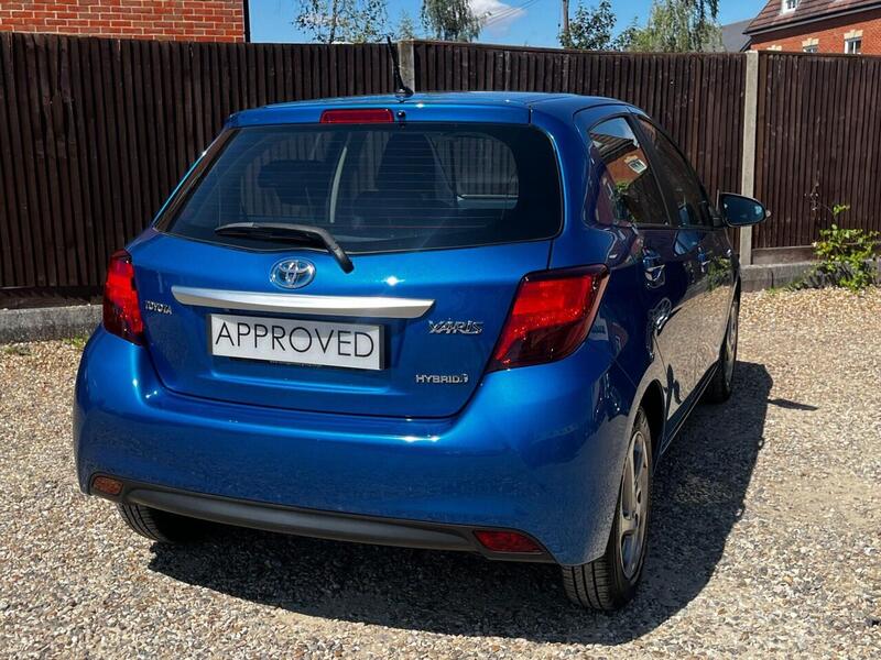 Toyota Yaris HYBRID ICON - U61